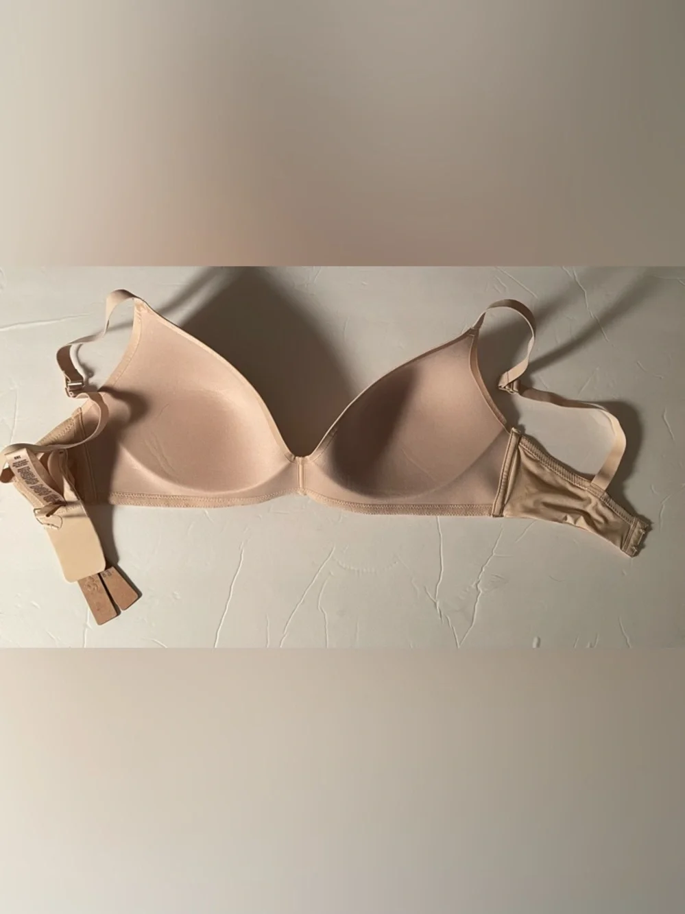 SKIMS NWT Wireless Form T-Shirt Bra Size 36D Color Sand - Picture 6 of 7